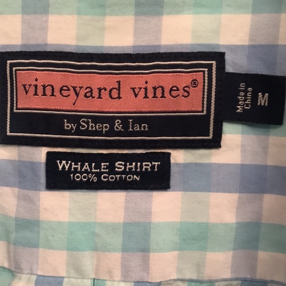 Vineyard Vines brand size M button down shirt - Picture 2 of 4